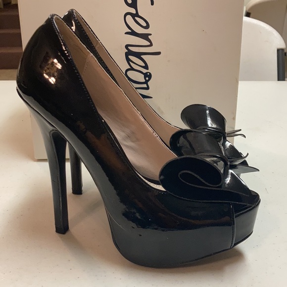 NWT Olsenboye Heels - Picture 3 of 7